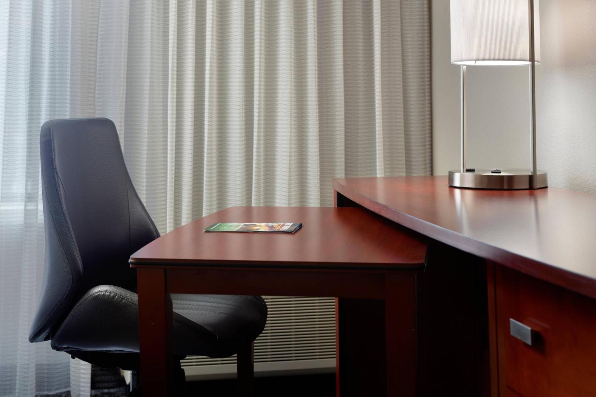 Courtyard By Marriott Fayetteville Dış mekan fotoğraf