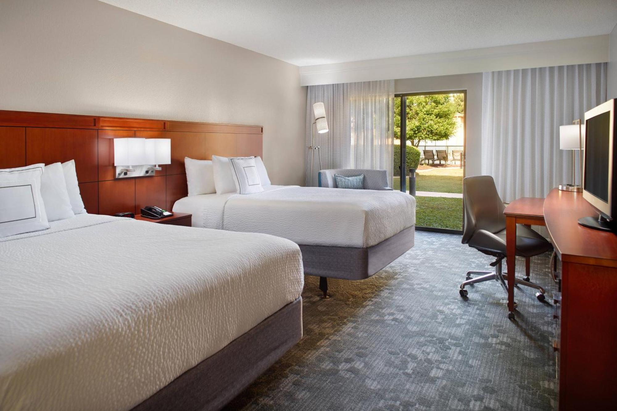 Courtyard By Marriott Fayetteville Dış mekan fotoğraf