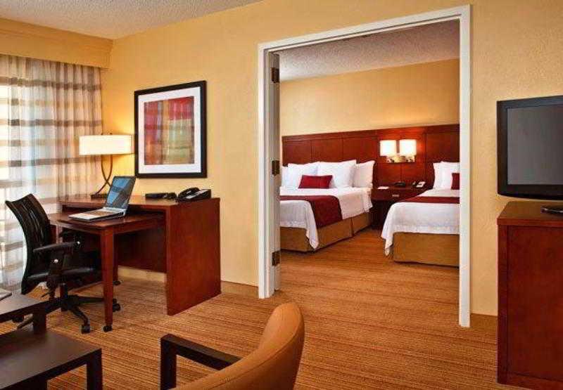 Courtyard By Marriott Fayetteville Oda fotoğraf
